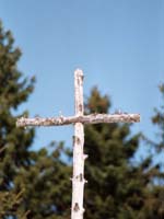 Krzyż na kapliczce na Polanie Chochołowskiej